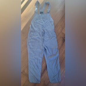 Wilfred Free Aritzia Size XS, olive green overalls.